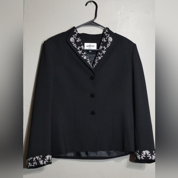 Kasper Jackets & Blazers - Kasper Floral Embroidered Blazer Evening Jacket Dressy Sequins Black White (10P)